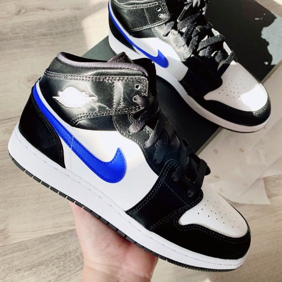 nike air jordan 1 mid - Picture 2 of 3